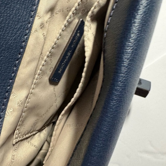 Michael Kors Crossbody - Picture 12 of 12